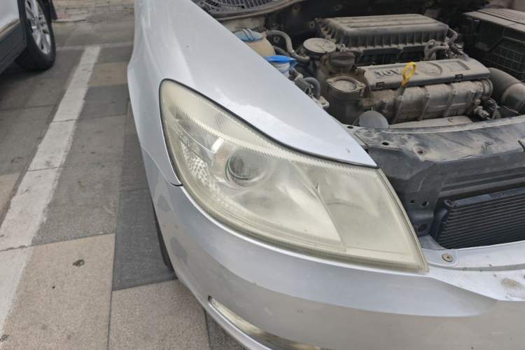Used Skoda Octavia 2013 1.6L Automatic Yijun Edition Right Front Headlight