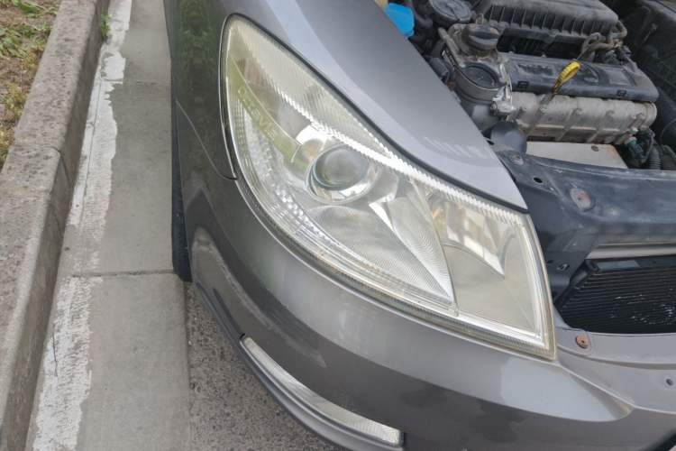 Used Skoda Octavia 2013 1.6L Automatic Yijun Edition Right Front Headlight