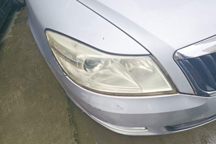 Used Skoda Octavia 2013 1.6L Manual Eado Edition Right Front Headlight