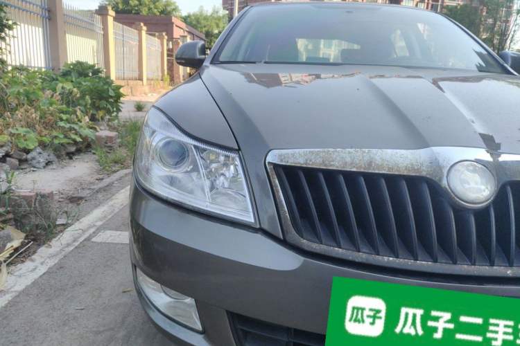 Used Skoda Octavia 2013 1.6L Manual Yijie Edition Right Front Headlight