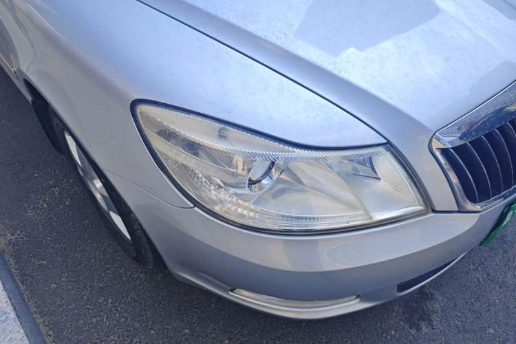 Used Skoda Octavia 2013 1.6L Manual Yijun Edition Right Front Headlight