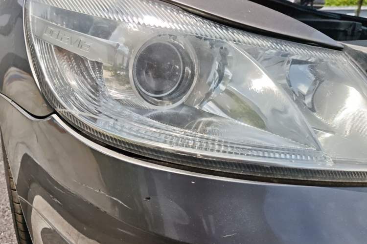 Used Skoda Octavia 2013 1.6L Automatic Yijun Edition Right Front Headlight