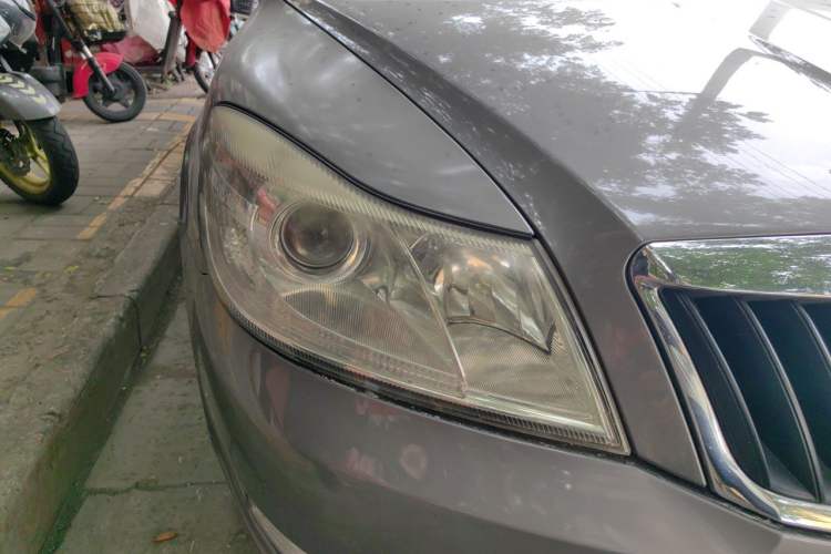 Used Skoda Octavia 2013 1.6L Automatic Yijie Edition Right Front Headlight