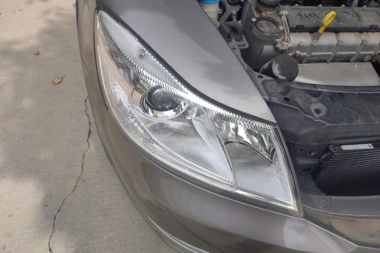 Used Skoda Octavia 2013 1.6L Automatic Yijun Edition Right Front Headlight