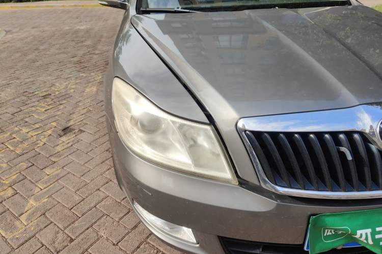 Used Skoda Octavia 2013 1.6L Manual Yijie Edition Right Front Headlight