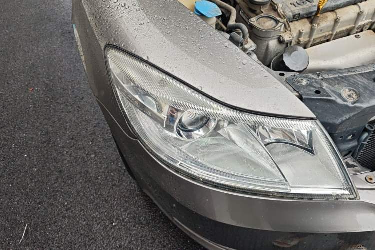 Used Skoda Octavia 2013 1.6L Automatic Yijie Edition Right Front Headlight