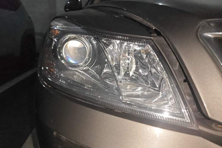Used Skoda Octavia 2013 1.6L Automatic Yijie Edition Right Front Headlight