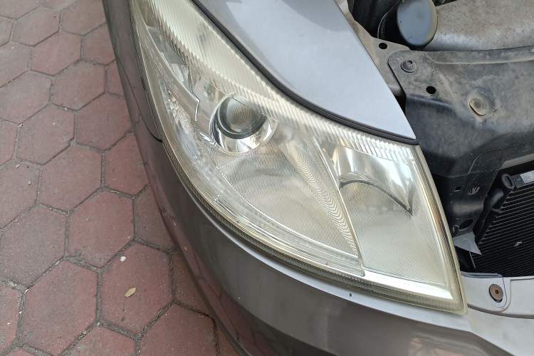 Used Skoda Octavia 2013 1.6L Automatic Yijie Edition Right Front Headlight