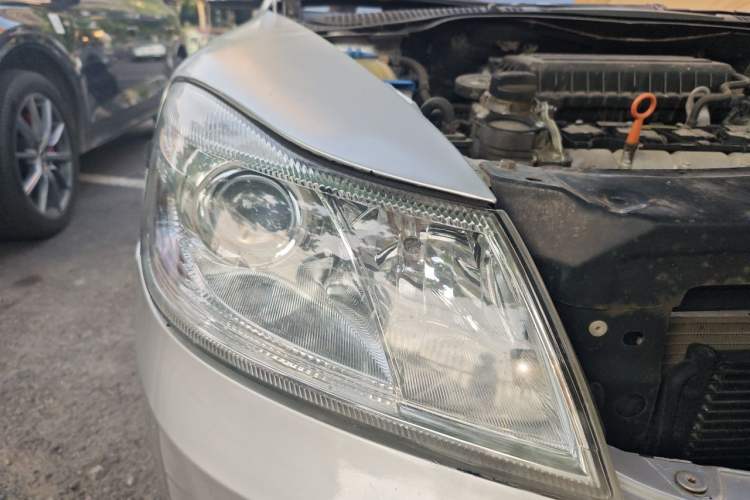 Used Skoda Octavia 2013 1.6L Automatic Yijun Edition Right Front Headlight