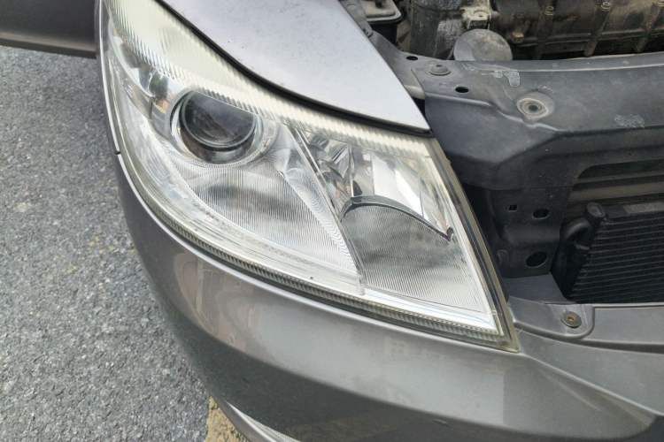 Used Skoda Octavia 2013 1.6L Automatic Yijun Edition Right Front Headlight