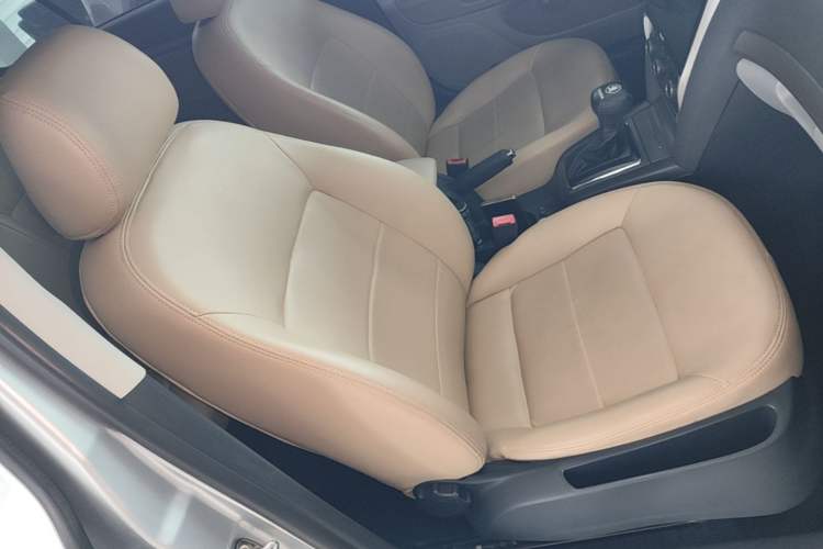 Used Skoda Octavia 2013 2.0L Automatic Yijie Edition Right Front Seat