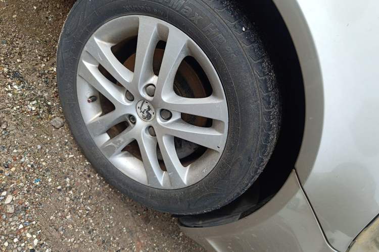 Used Skoda Octavia 2013 1.4TSI DSG Yijun Edition Right Front Wheel Hub