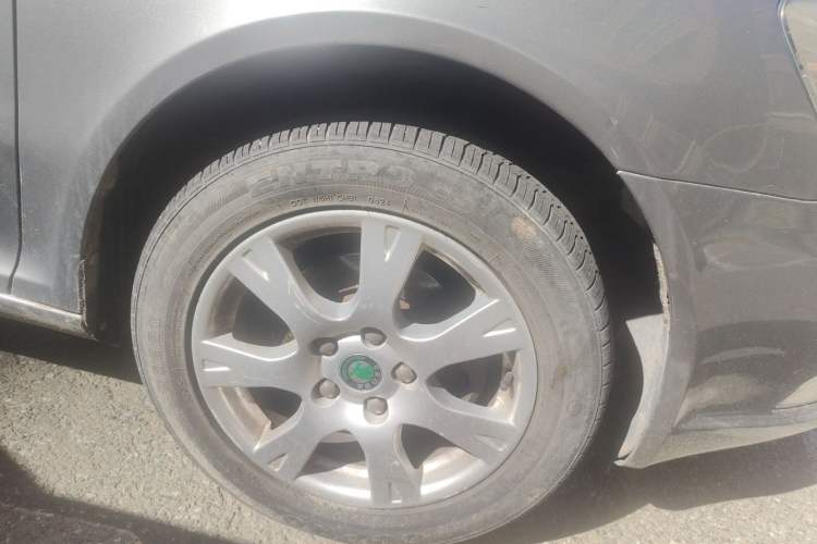 Used Skoda Octavia 2013 1.6L Automatic Yijie Edition Right Front Wheel Hub