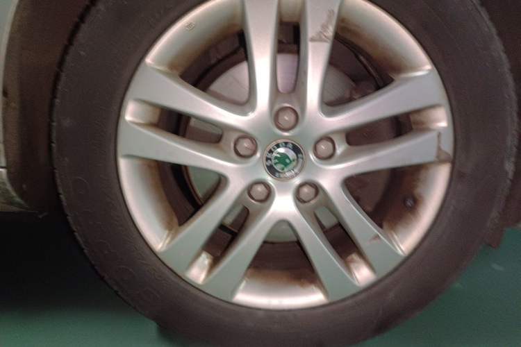 Used Skoda Octavia 2013 1.4TSI DSG Yijun Edition Right Front Wheel Hub