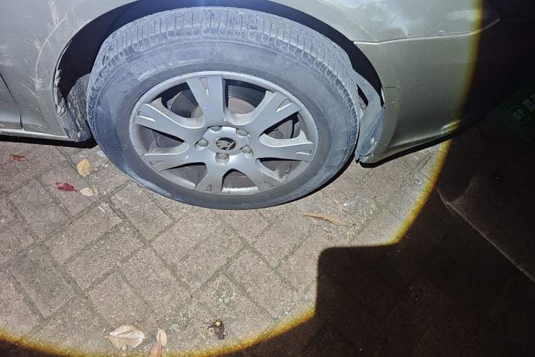 Used Skoda Octavia 2013 1.6L Automatic Yijie Edition Right Front Wheel Hub