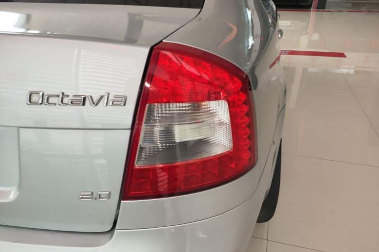 Used Skoda Octavia 2013 2.0L Automatic Yijie Edition Right Rear Taillight