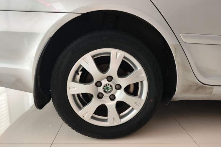 Used Skoda Octavia 2013 2.0L Automatic Yijie Edition Right Rear Wheel Hub