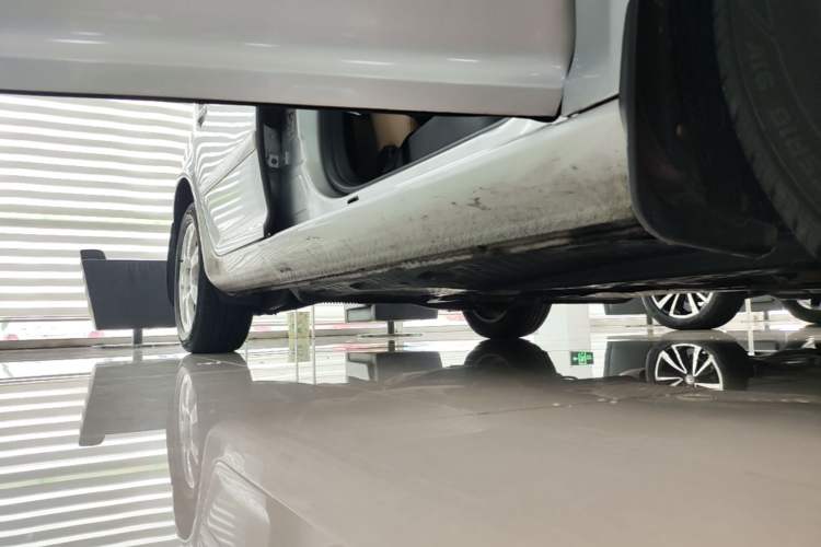 Used Skoda Octavia 2013 2.0L Automatic Yijie Edition Right Side Sill