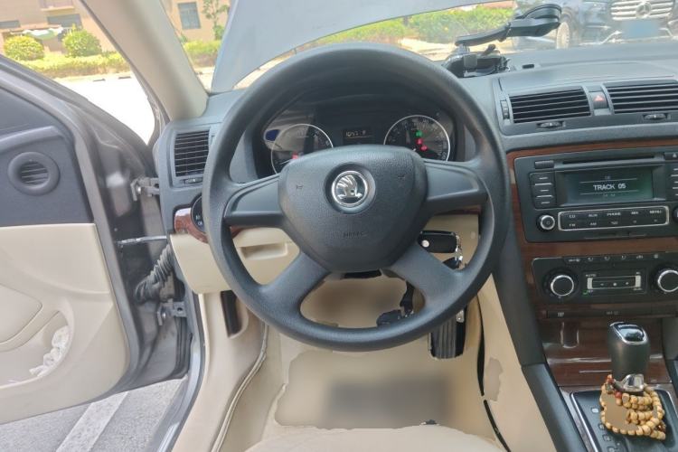 Used Skoda Octavia 2013 1.6L Automatic Yijun Edition Steering Wheel