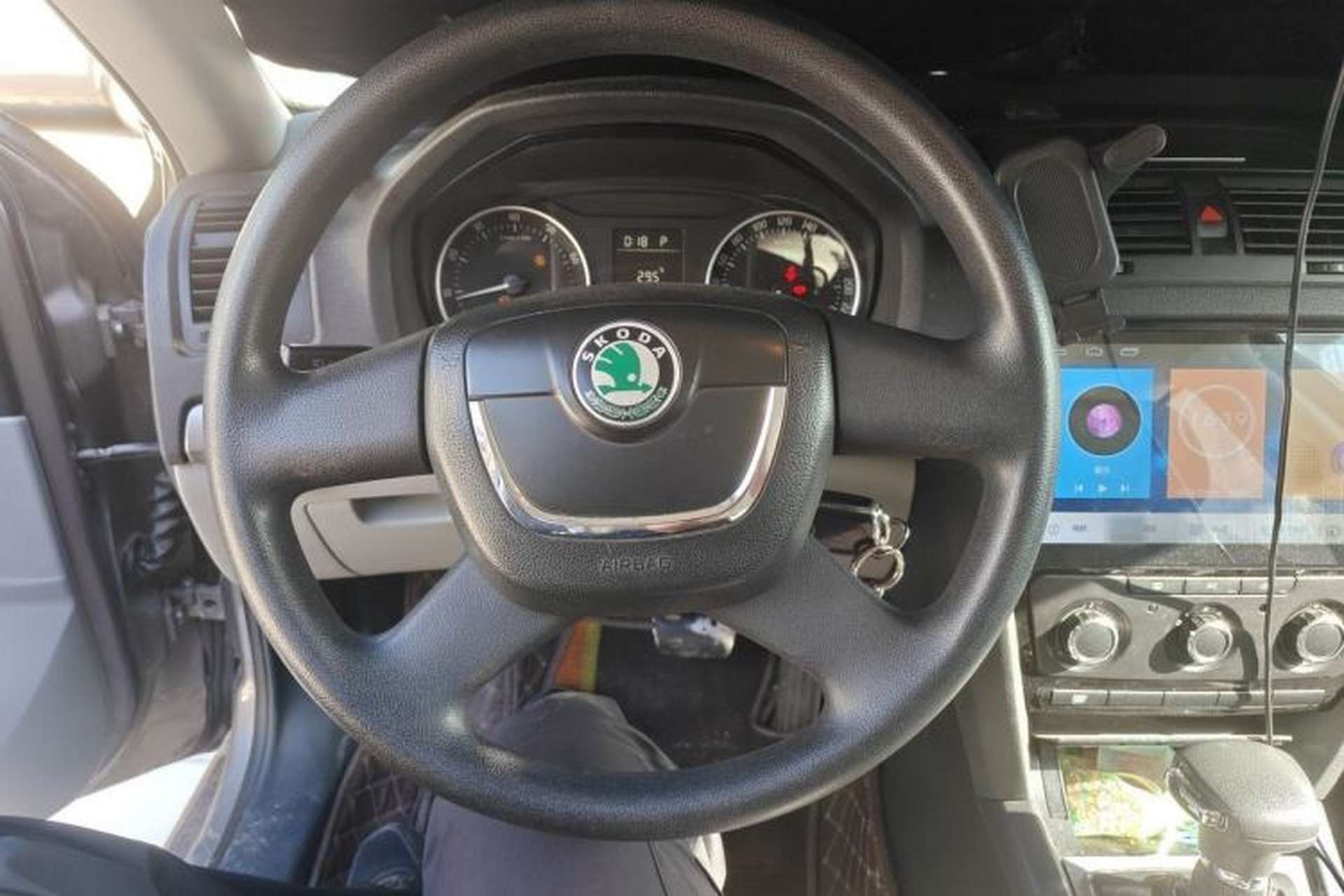 Used Skoda Octavia 2013 1.6L Automatic Elegance Edition Steering Wheel