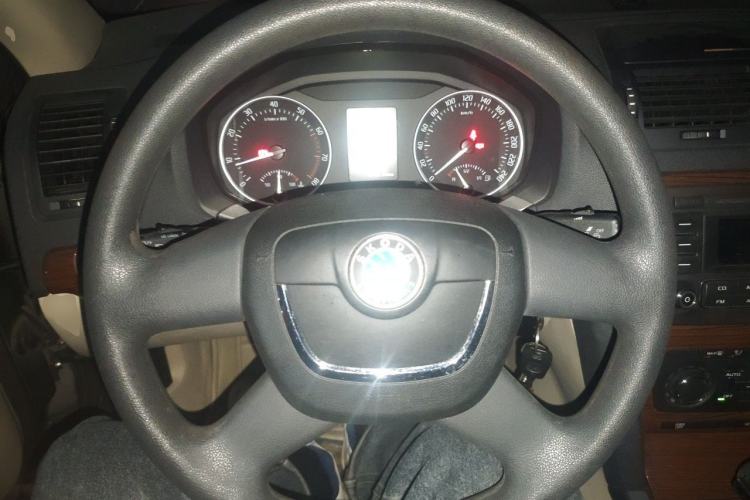 Used Skoda Octavia 2013 1.6L Automatic Yijun Edition Steering Wheel