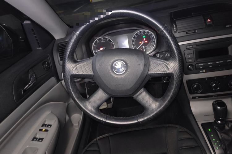 Used Skoda Octavia 2013 1.6L Automatic Yijie Edition Steering Wheel