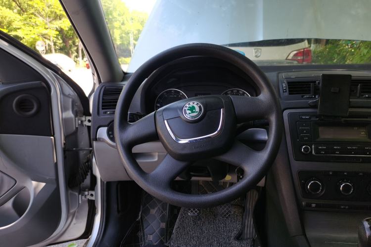 Used Skoda Octavia 2013 1.6L Manual Yijie Edition Steering Wheel