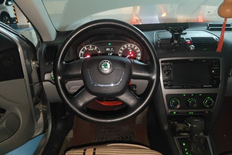Used Skoda Octavia 2013 2.0L Automatic Yijie Edition Steering Wheel