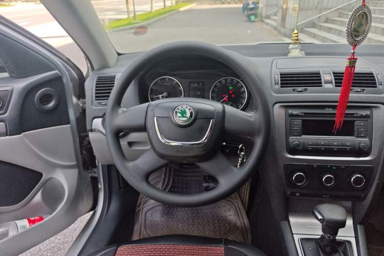 Used Skoda Octavia 2013 2.0L Automatic Yijie Edition Steering Wheel