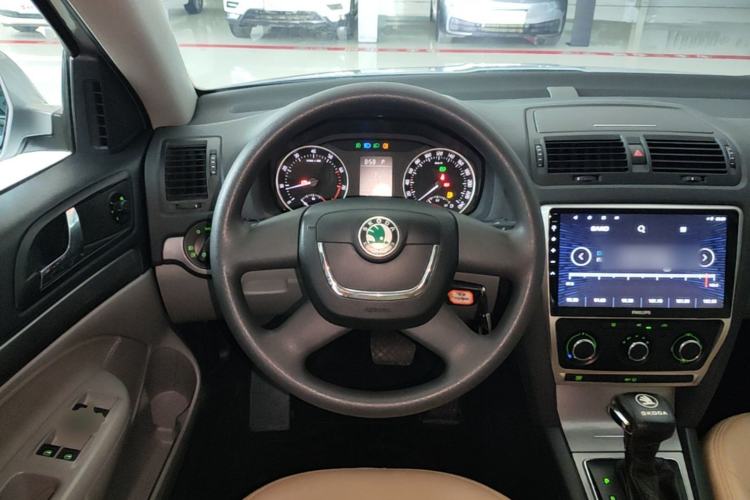 Used Skoda Octavia 2013 2.0L Automatic Yijie Edition Steering Wheel