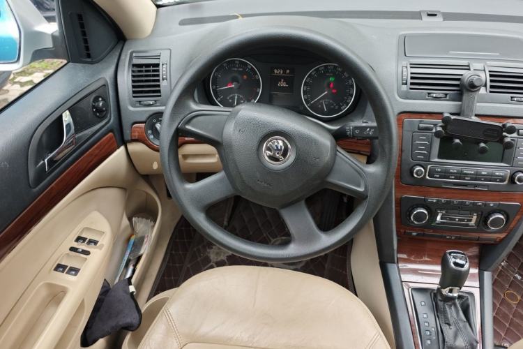 Used Skoda Octavia 2013 1.6L Automatic Yijun Edition Steering Wheel