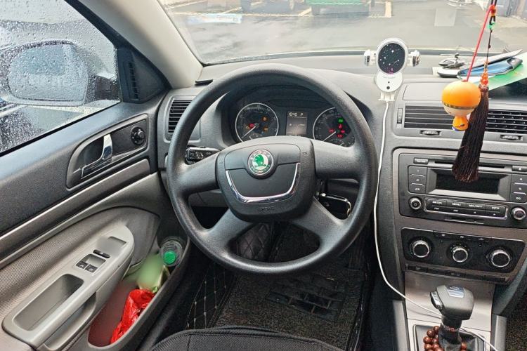 Used Skoda Octavia 2013 1.6L Automatic Yijie Edition Steering Wheel