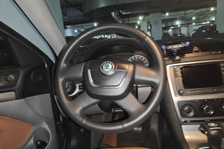 Used Skoda Octavia 2013 1.6L Automatic Yijie Edition Steering Wheel