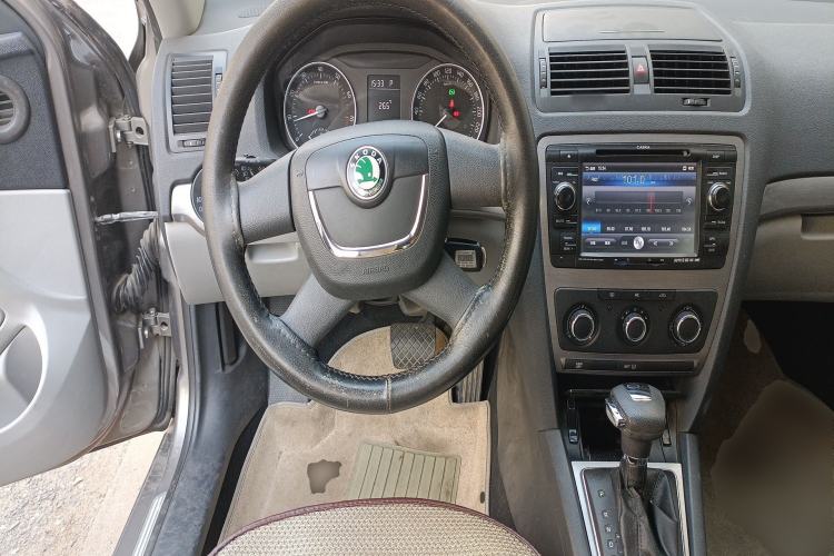 Used Skoda Octavia 2013 1.6L Automatic Yijie Edition Steering Wheel