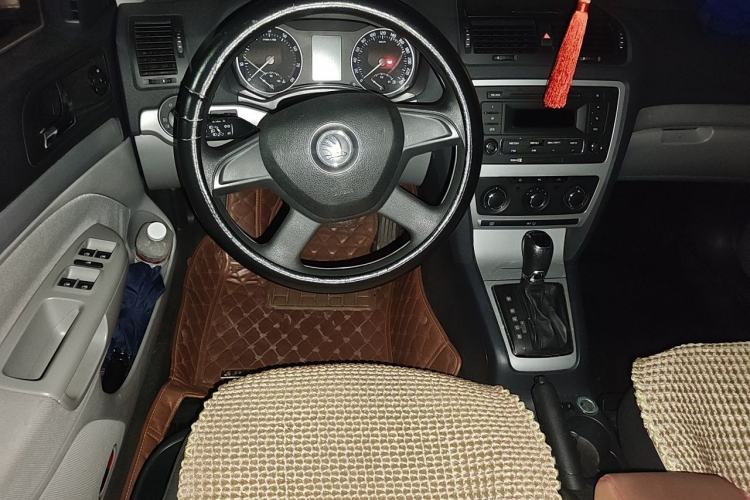 Used Skoda Octavia 2013 1.6L Automatic Yijie Edition Steering Wheel