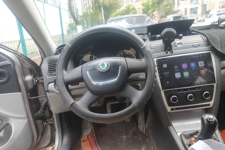 Used Skoda Octavia 2013 1.6L Manual Eado Edition Steering Wheel