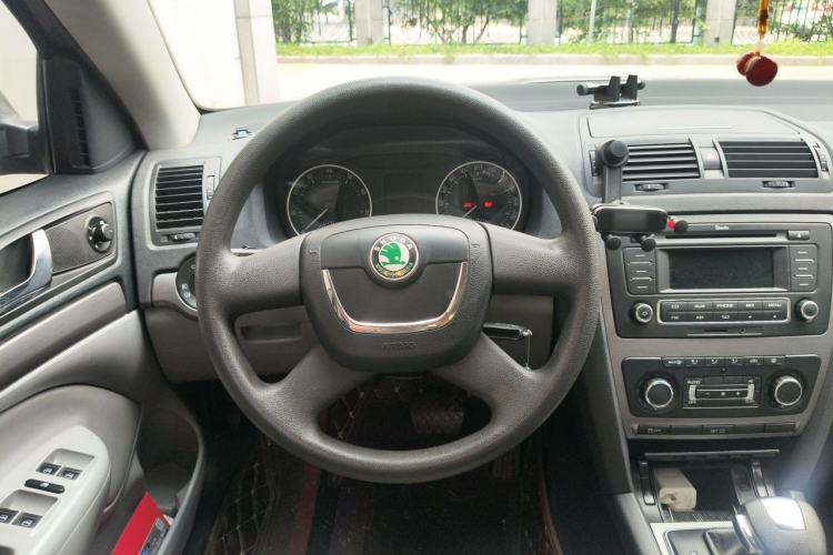 Used Skoda Octavia 2013 1.6L Automatic Yijun Edition Steering Wheel