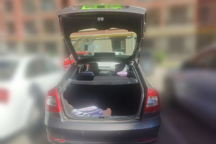 Used Skoda Octavia 2013 1.6L Automatic Yijie Edition Trunk