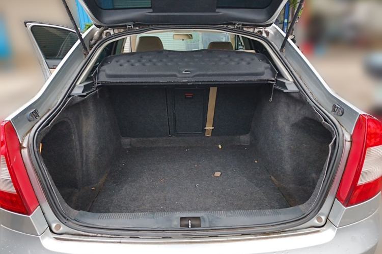 Used Skoda Octavia 2013 1.6L Automatic Yijie Edition Trunk