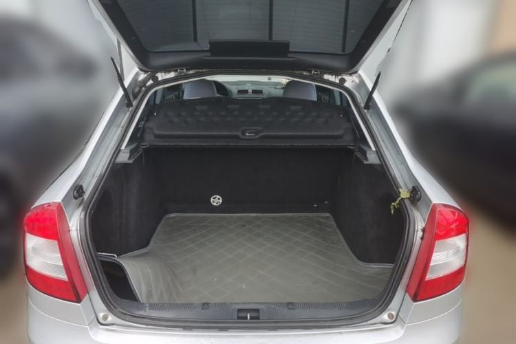 Used Skoda Octavia 2013 1.6L Manual Eado Edition Trunk