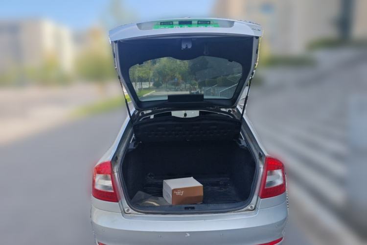 Used Skoda Octavia 2013 2.0L Automatic Yijie Edition Trunk