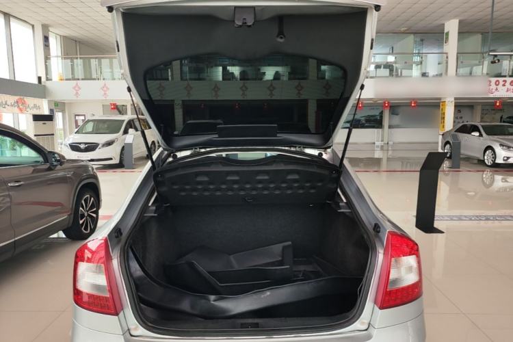 Used Skoda Octavia 2013 2.0L Automatic Yijie Edition Trunk