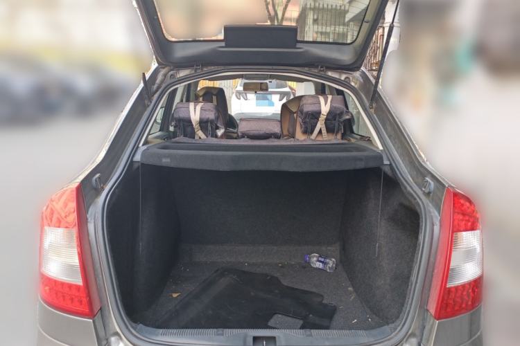 Used Skoda Octavia 2013 1.6L Automatic Yijie Edition Trunk