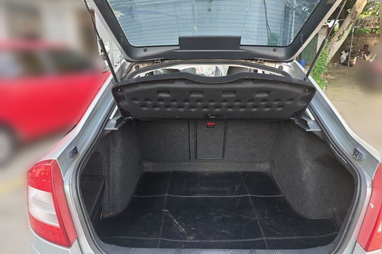 Used Skoda Octavia 2013 1.6L Automatic Yijun Edition Trunk