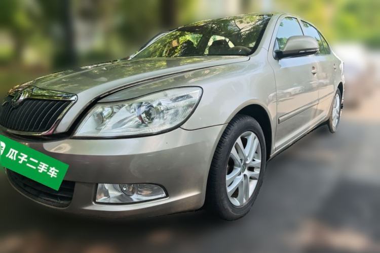 Gebrauchter Skoda Octavia 2013 1.6L Automatic Yijun Edition Guazi used car, China used car export, Used car for sale, Used cars, Cheapest cars for sale