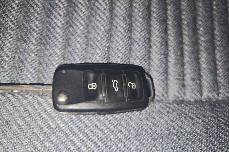 Used Skoda Octavia 2013 1.6L Manual Yijie Edition Vehicle Key