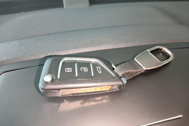 Used Skoda Octavia 2013 2.0L Automatic Yijie Edition Vehicle Key