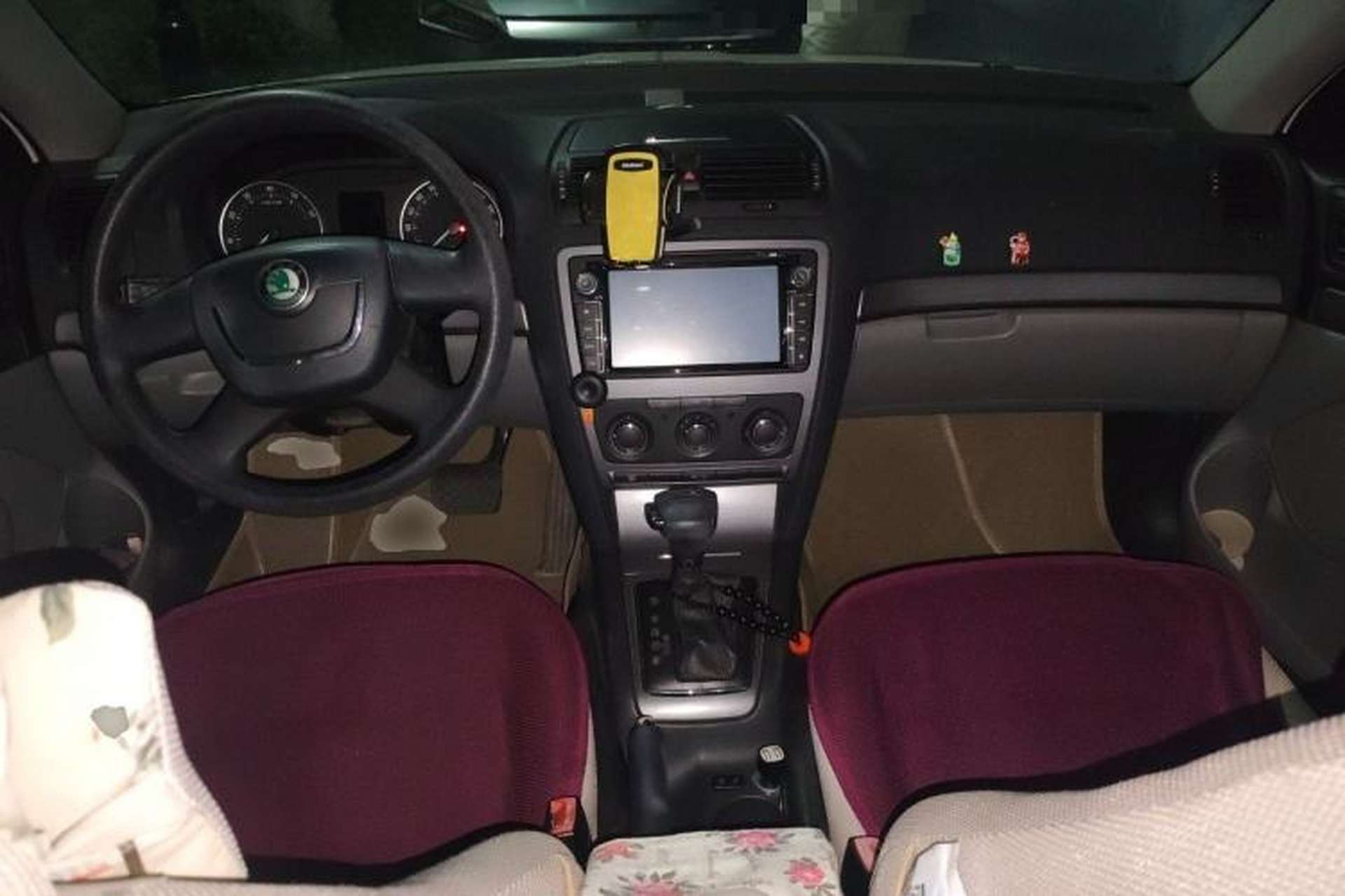 Used Skoda Octavia 2013 1.6L Automatic Yijie Edition Center Console