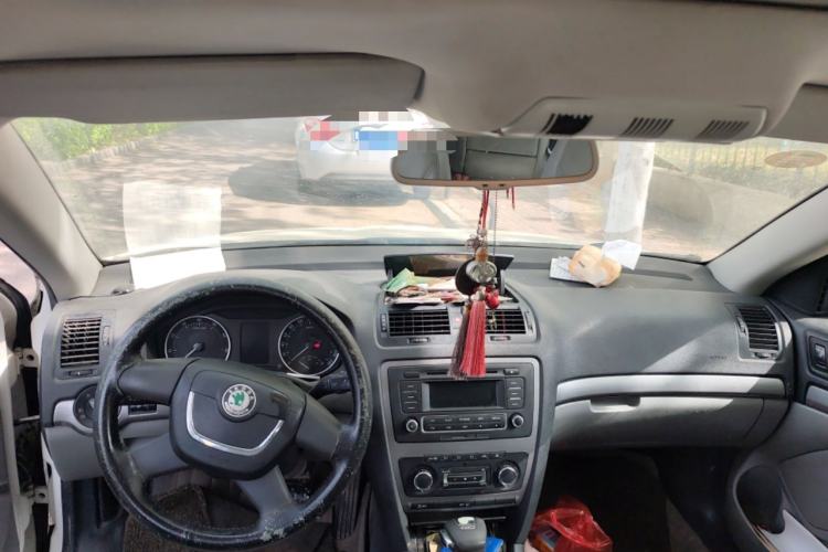Used Skoda Octavia 2013 1.4TSI DSG Yijun Edition Center Console