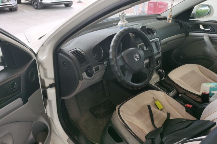 Used Skoda Octavia 2013 1.6L Automatic Yijun Edition Driver Seat